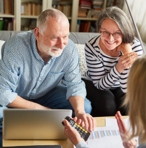 Senior insurance advisor in Cincinnati explaining Medicare Advantage plan benefits
