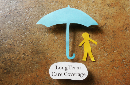 Life insurance specialist explaining universal life policy features to Cincinnati client
