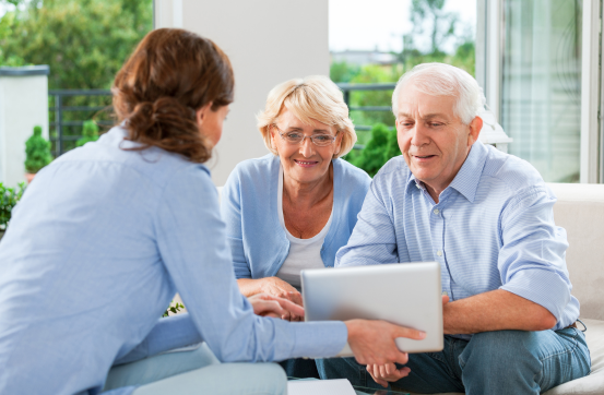 Cincinnati Medicare specialist helping senior couple navigate supplement insurance options